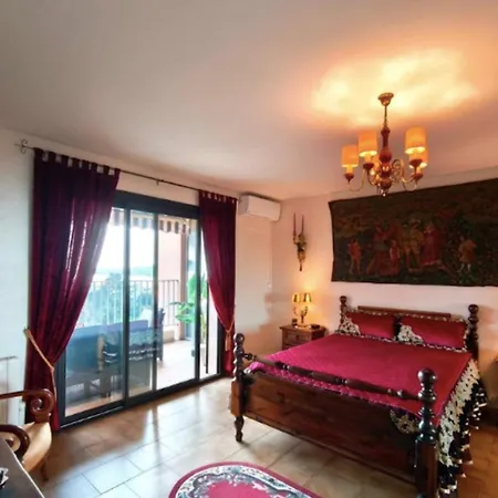 Διαμέρισμα Large Bright With Balcony And Sea View *