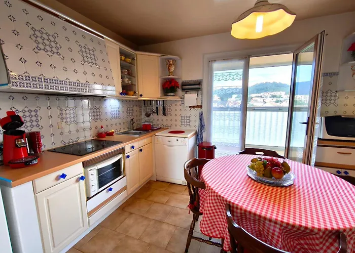 Large Bright With Balcony And Sea View * Ajaccio (Corsica)